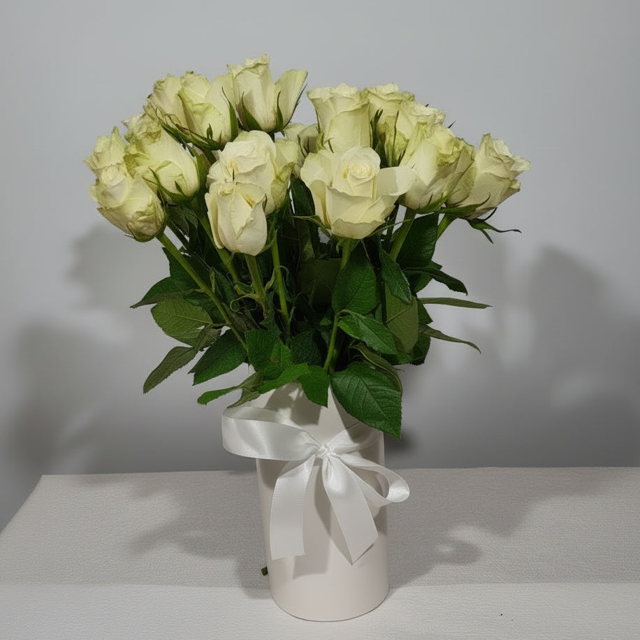 20 White Roses with Vase