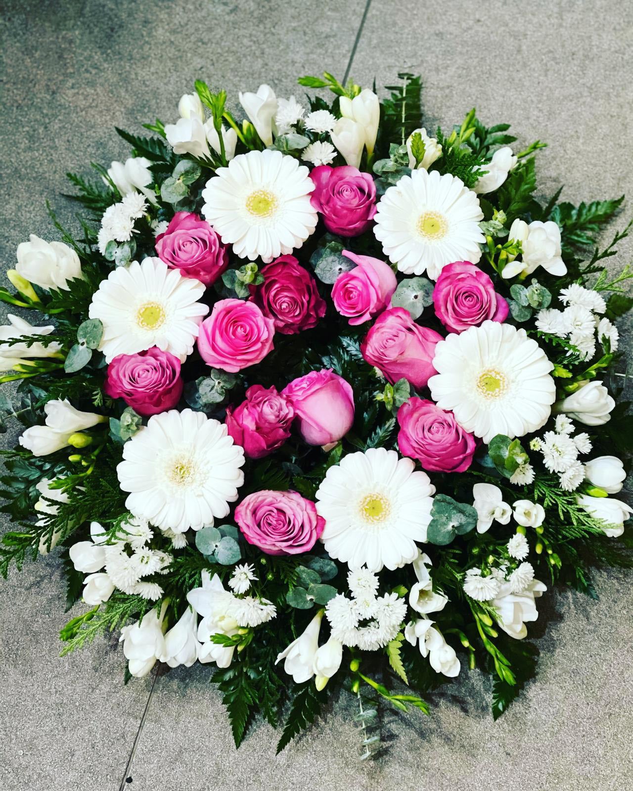 Small Wreath 30 cm - Flora Plant on Chapel