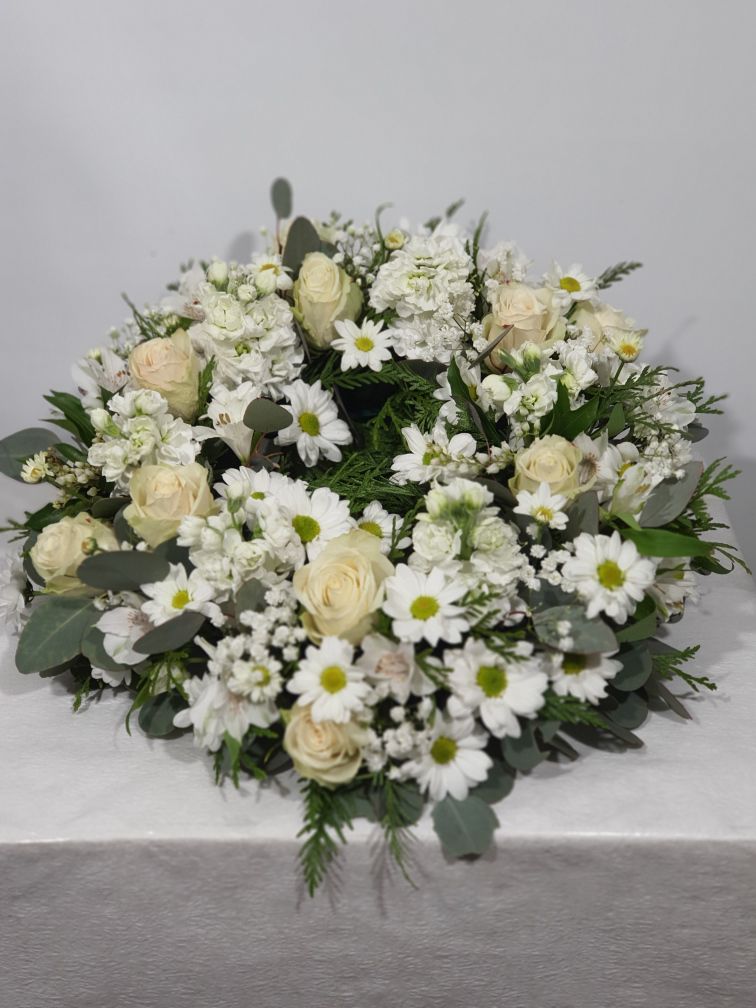Wreath in White 30cm